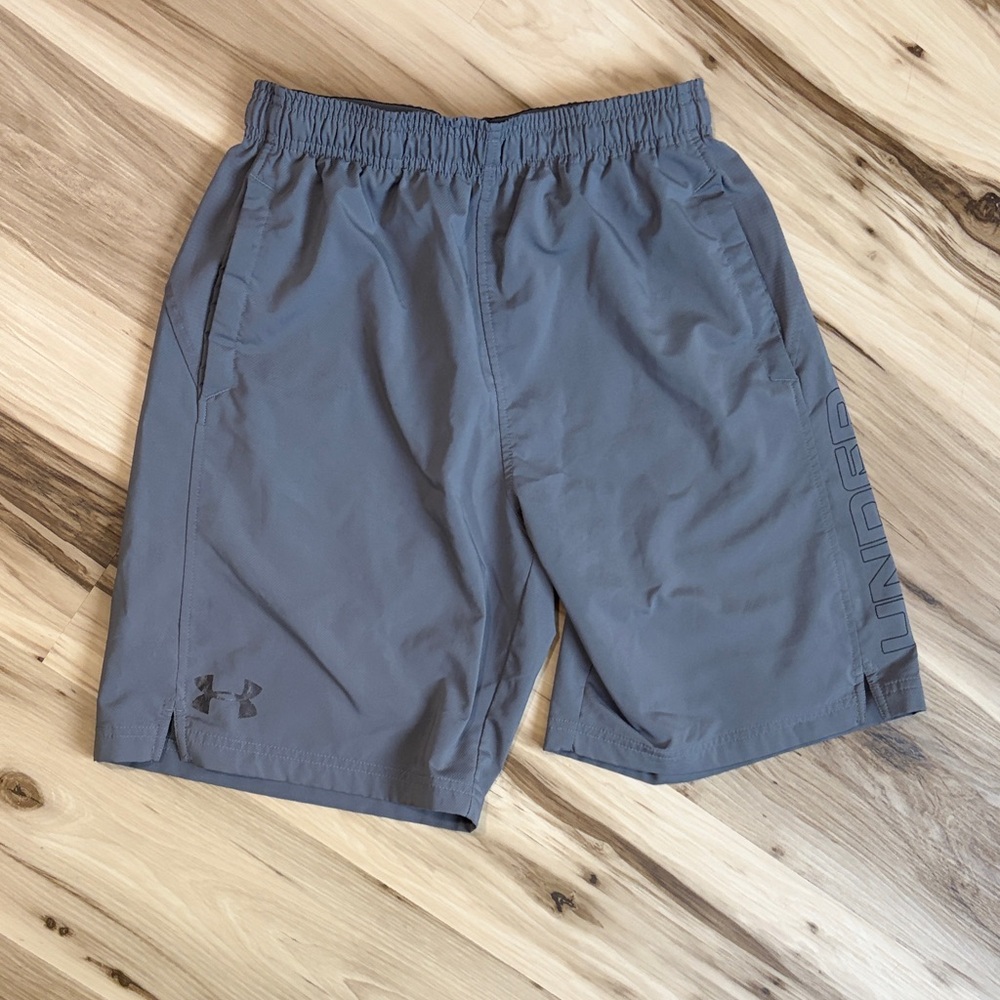 Under Armour Men's Athletic Gray Shorts